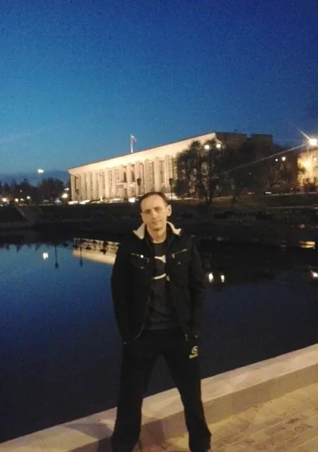 Александр из Чехова, мне 44, познакомлюсь без обязательств