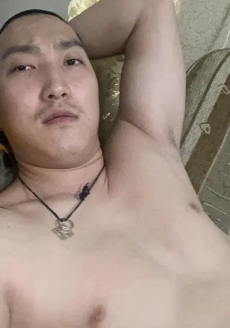 Виталий из Омска, мне 31, познакомлюсь для приятного времяпровождения