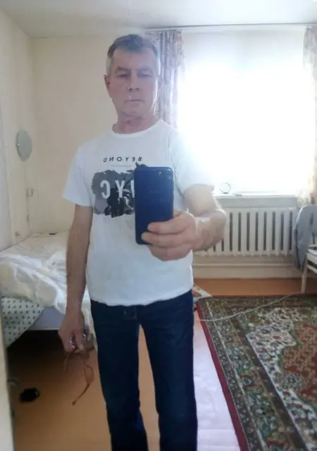 Я Алекс Алекс, 52, из Хабаровска, ищу знакомства без обязательств