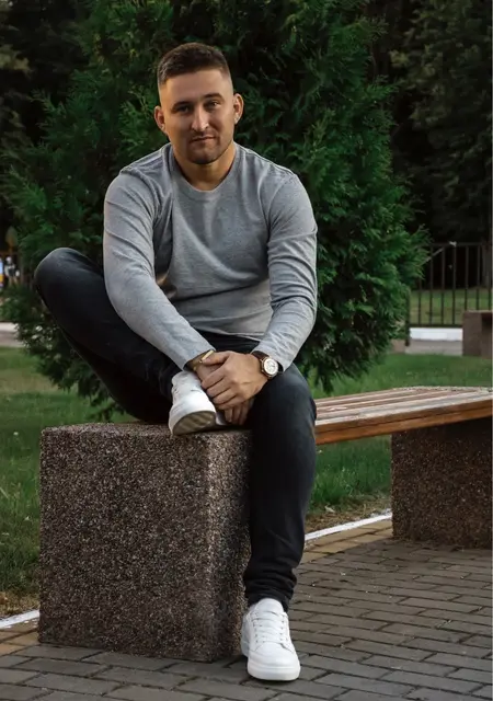 Влад из Брянска, мне 31, познакомлюсь для приятного времяпровождения