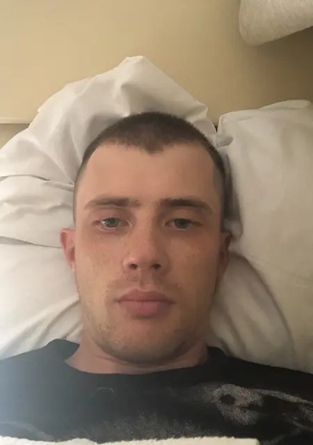 Я Артем, 32, из Калуги, ищу знакомства на одну ночь