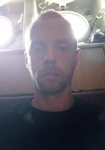 Николай из Ливадии, мне 39, познакомлюсь для постоянных отношений