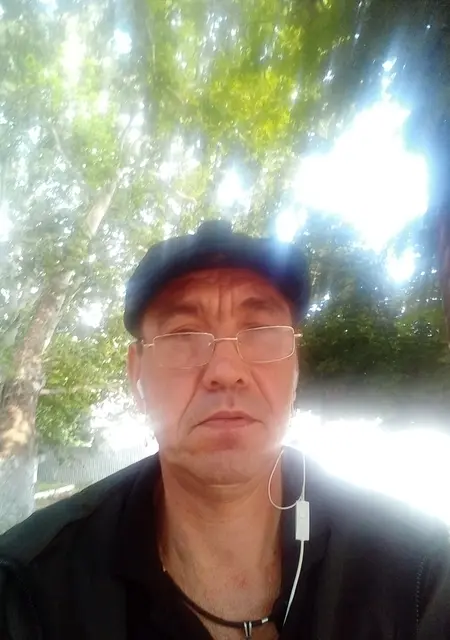 Александр из Армавира, мне 50, познакомлюсь без обязательств