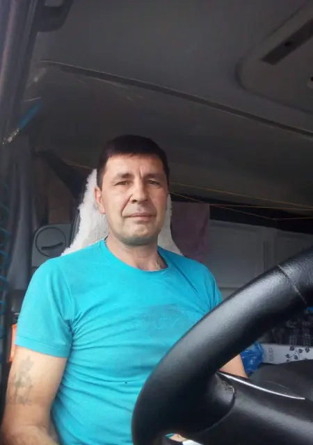 Jeka из Тимашевска, мне 48, познакомлюсь на одну ночь