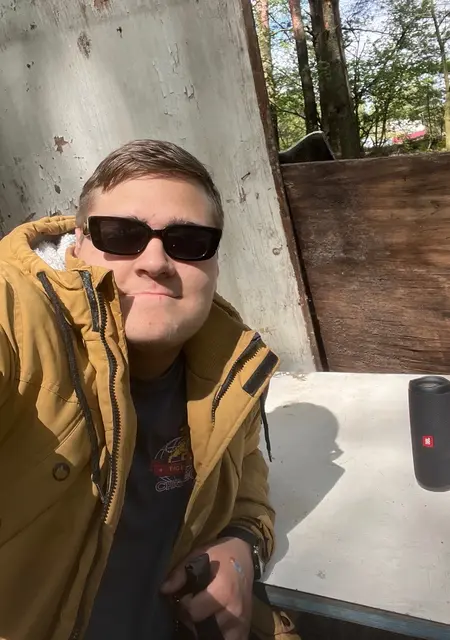 Gleb из Орехово-Зуево, мне 20, познакомлюсь для приятного времяпровождения