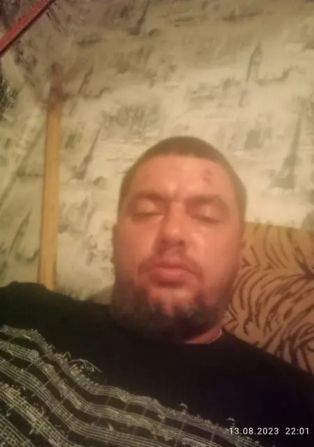 Павел из Донецка, мне 41, познакомлюсь на одну ночь