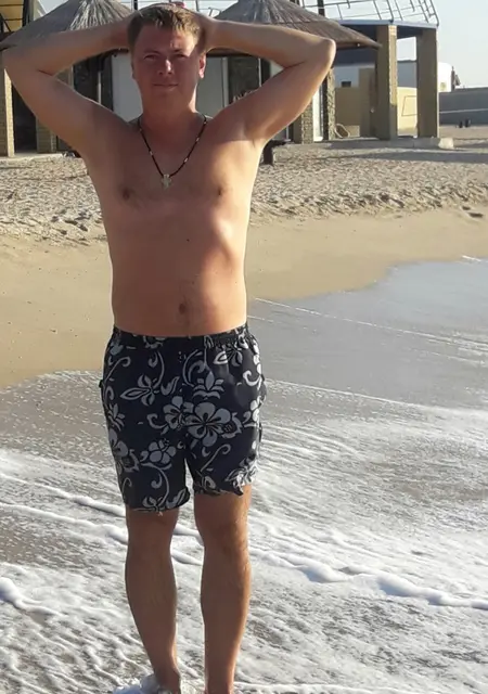 Антон из Харькова, мне 43, познакомлюсь без обязательств