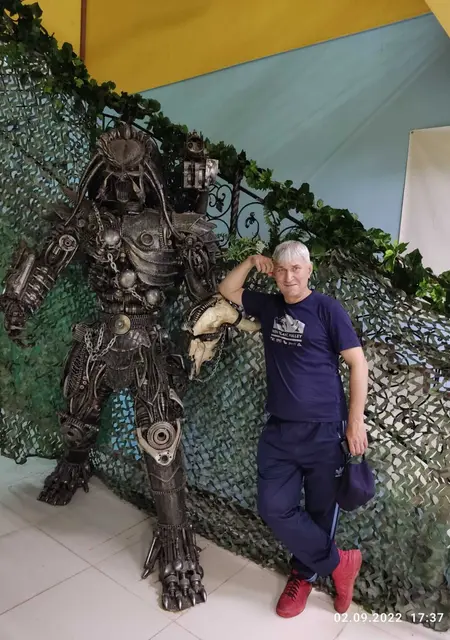 Игорь из Томмота, ищу на сайте знакомства на одну ночь